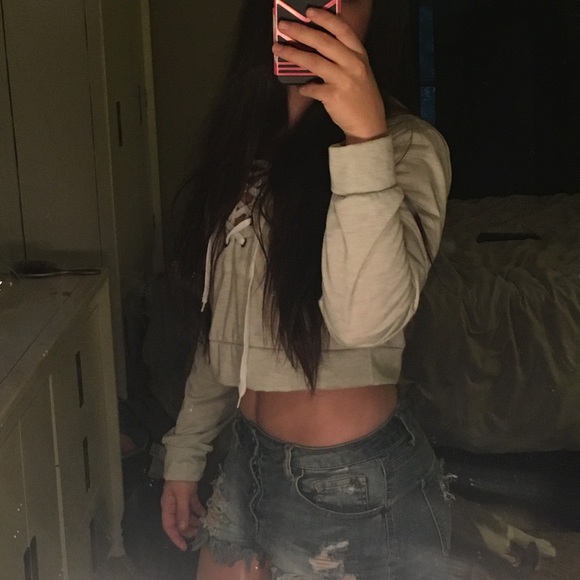 Women's Long Sleeve Small Strappy Sweatshirt Crop - Picture 5 of 5